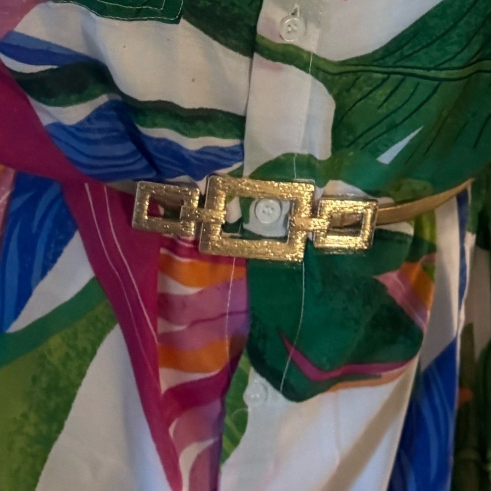 Elegant Gold Belt with Square Buckle - Picture 6 of 6